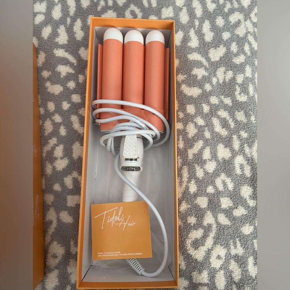 NIB TIDAL HAIR WAVER